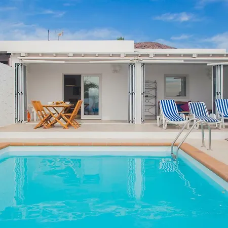 Villa Violetta - Delightful 2 Bedroomed Playa Blanca (Lanzarote)