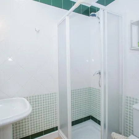 Villa Violetta - Delightful 2 Bedroomed *